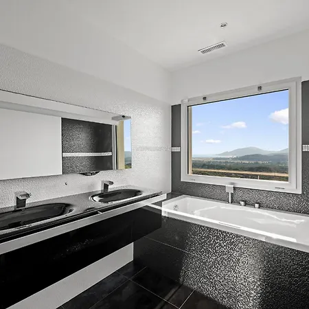 Magnifique Vue Mer, Piscine, 190 M2 , 4 Chb, 3 Sdb, Clim Villa Bastelicaccia