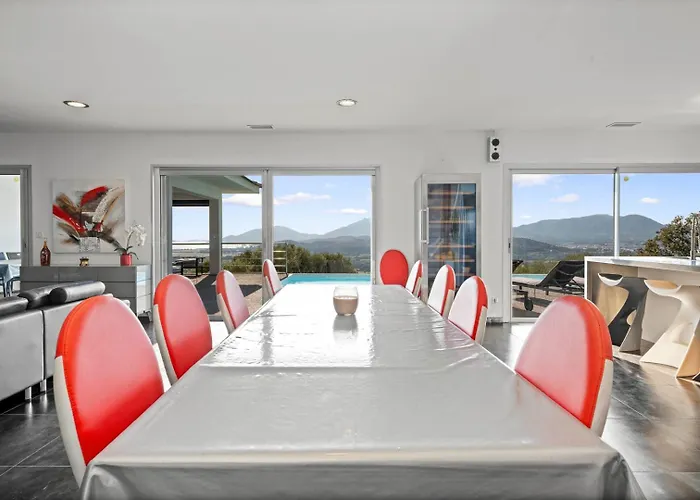 Magnifique Vue Mer, Piscine, 190 M2 , 4 Chb, 3 Sdb, Clim *